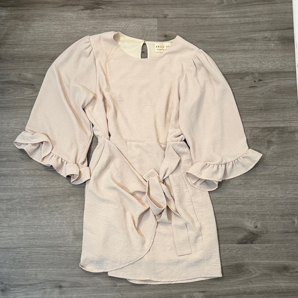 Chic Long Sleeve Dress with Ruffle Detail